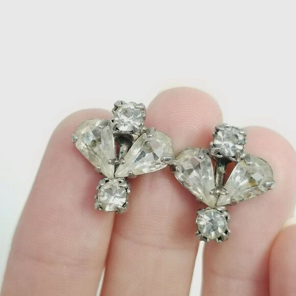Vintage Rhinestone Cluster Clip On Earrings, Mixed Shape Prong Set Silver Tone - Picture 1 of 6